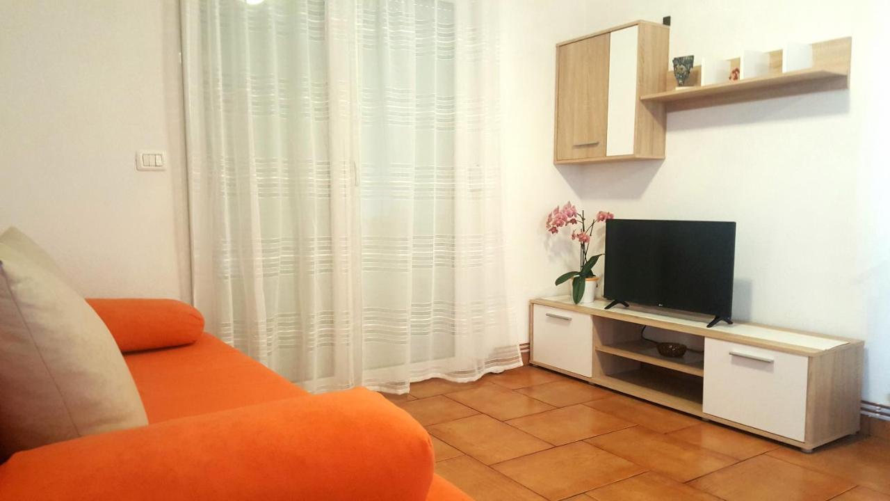 The Orange One Apartment Novigrad  ภายนอก รูปภาพ